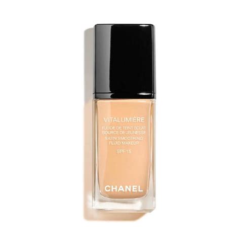 chanel vitalumiere 20 clair review|Chanel vitalumiere liquid foundation.